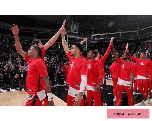 托比亚斯租借归来后表现稳健，球队期待他重回首发阵容。