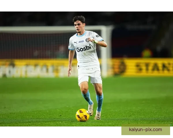 阿圭罗在球队的贡献持续显著，表现稳健提升球队竞争力