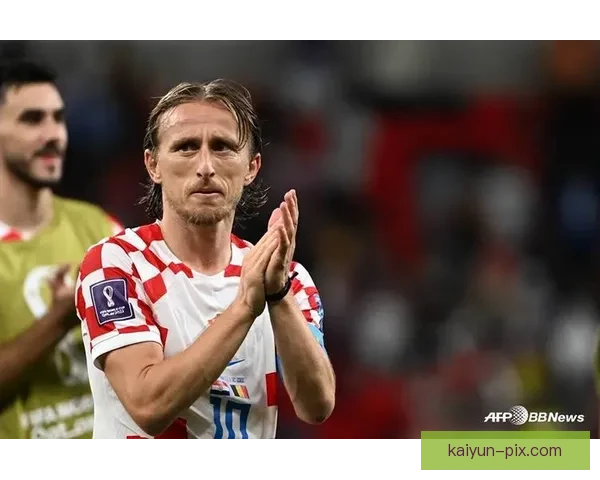 莫德里奇在皇马状态回暖，近期表现稳健引发关注